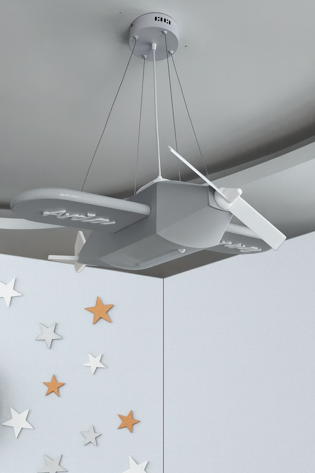 Uçak Temalı Entegre LED Çocuk Odası Sarkıt Avize (70x80 cm, Plastik) – Kişiye Özel Tasarım, El Yapımı Görünüm